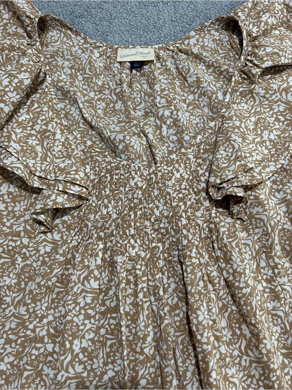 Universal Thread Beige Floral Ruffle Blouse - Picture 2 of 11